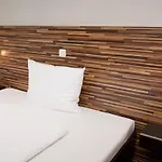 Hotelo Hotel